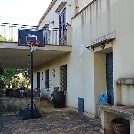 Spacious House With Sea View Nyaraló