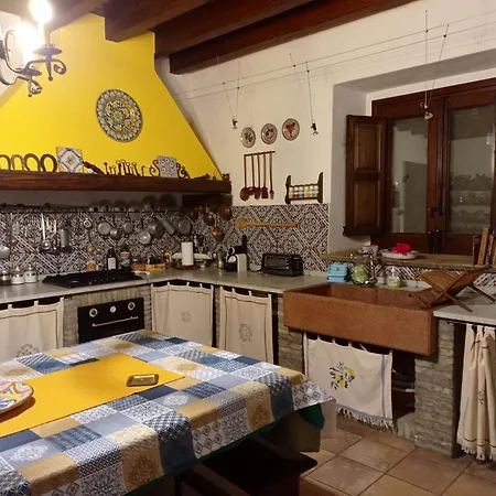 Spacious House With Sea View *