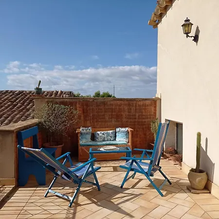 Nyaraló Spacious House With Sea View *