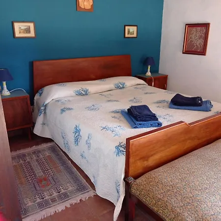 Spacious House With Sea View Nyaraló