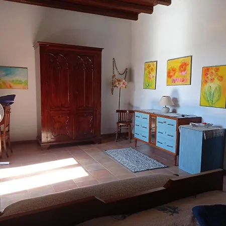 Spacious House With Sea View Nyaraló *